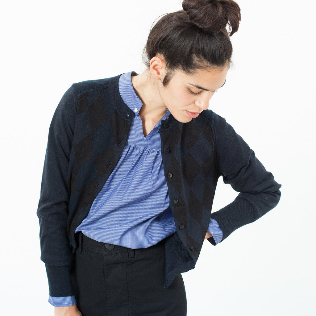 Quilt Pattern Cardigan in Black/Navy