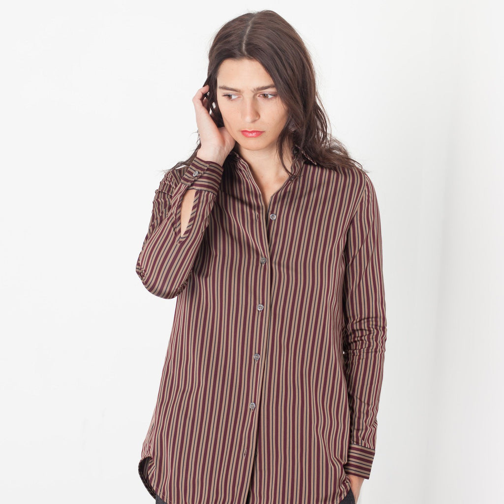 Sheen Button-Up in Red/Tan