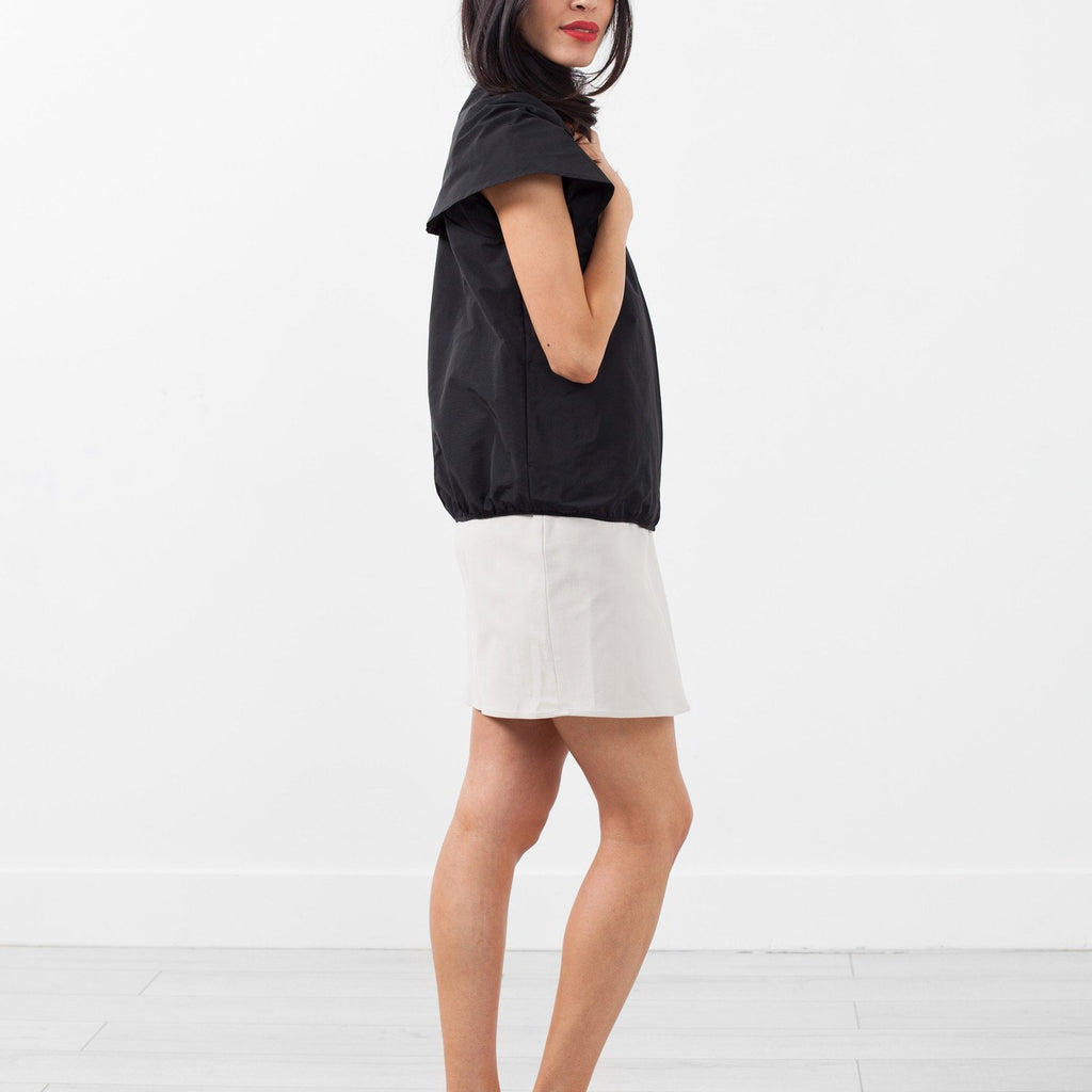 Sleeveless Cape Jacket