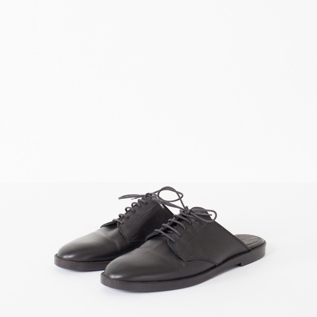 Backless Oxford in Black