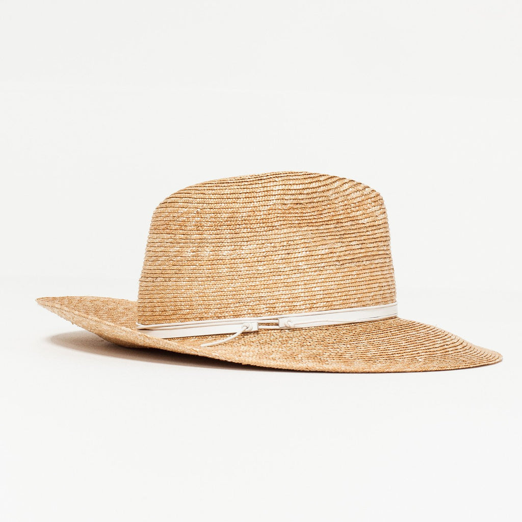 Wrapped Up Hat in Straw/White