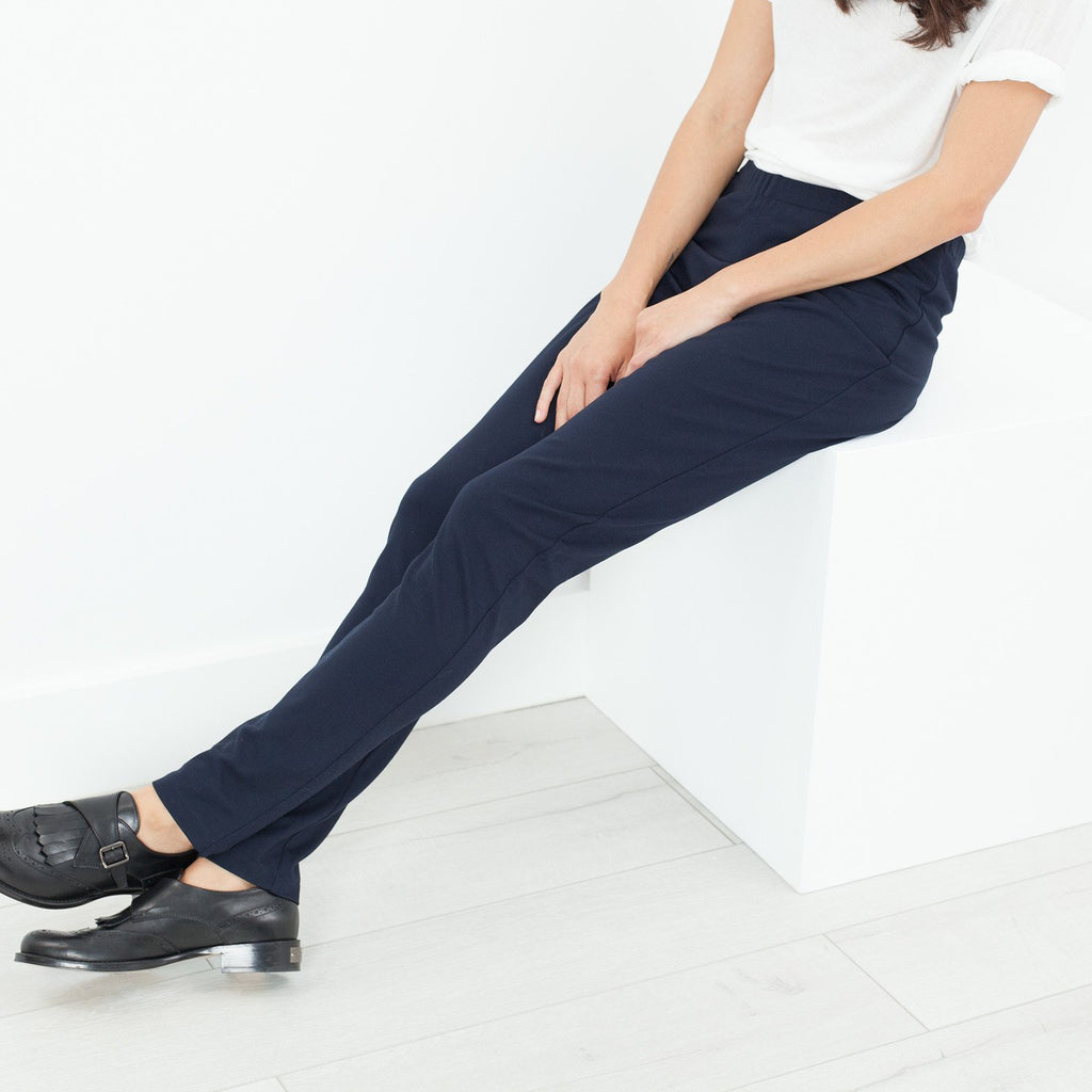 Easy Slim Pant in Navy