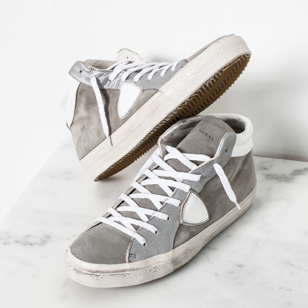 High Top Sneaker