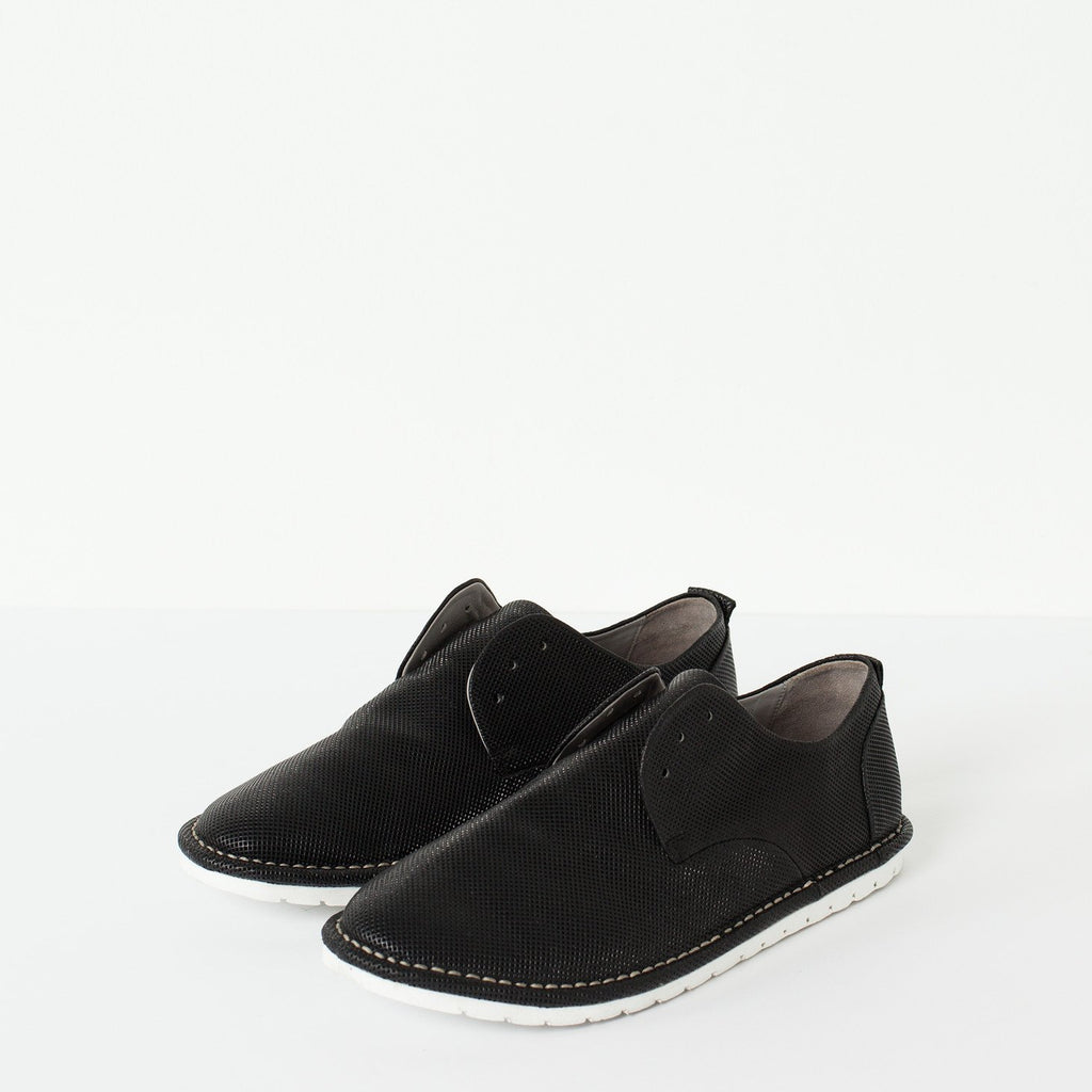 Canvas Sneaker