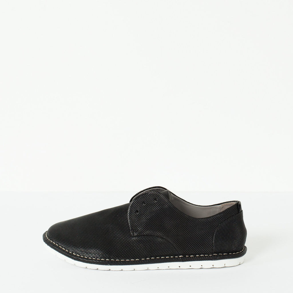 Canvas Sneaker