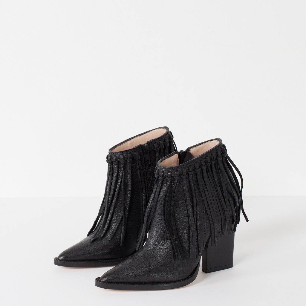 Ounni Shoe