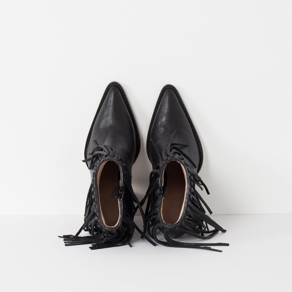 Ounni Shoe