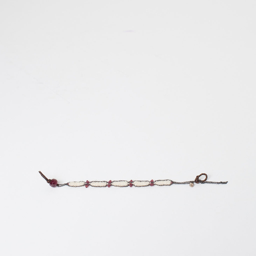 Garnet Bracelet in Frothy Pearl