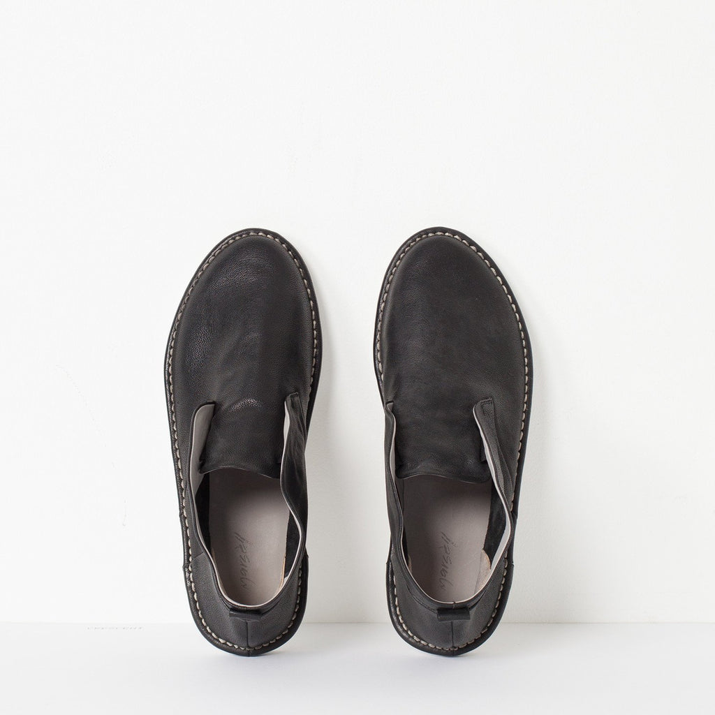 Laceless Sneaker