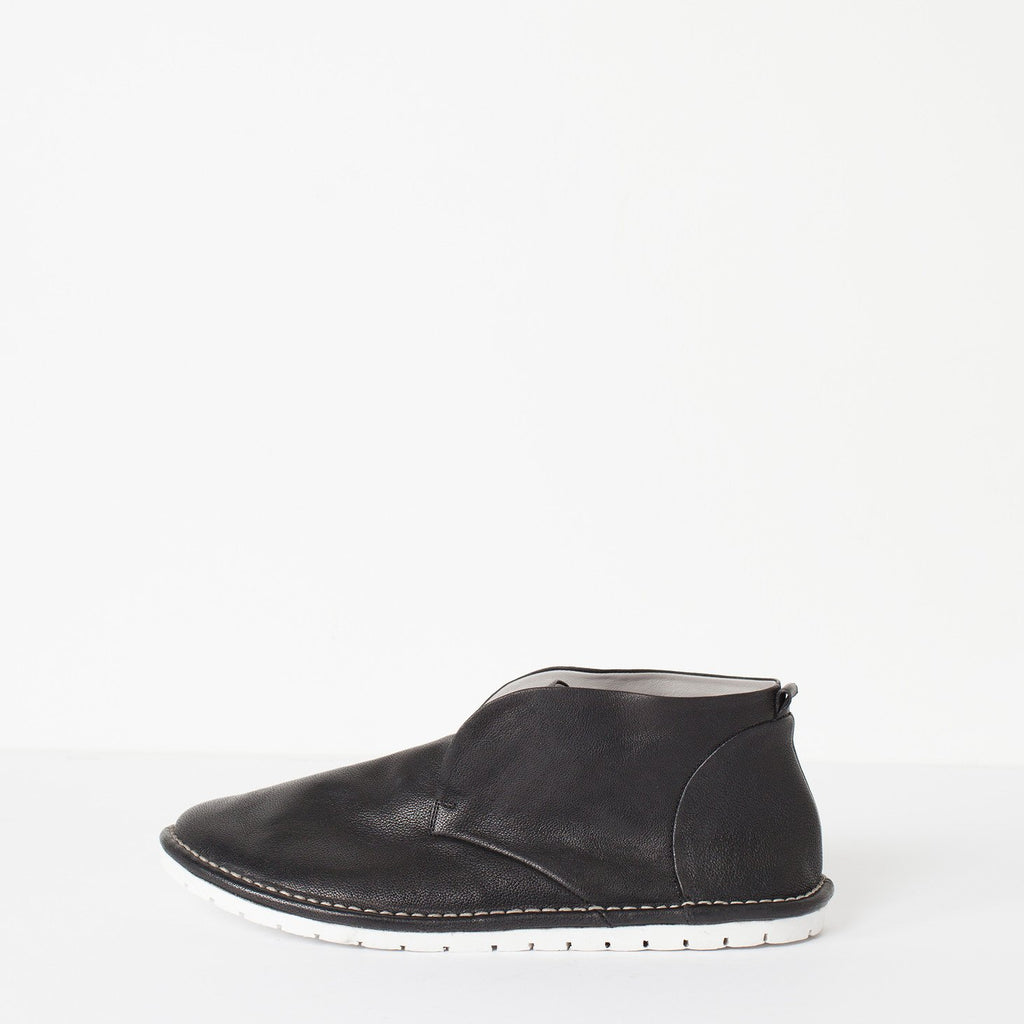 Laceless Sneaker