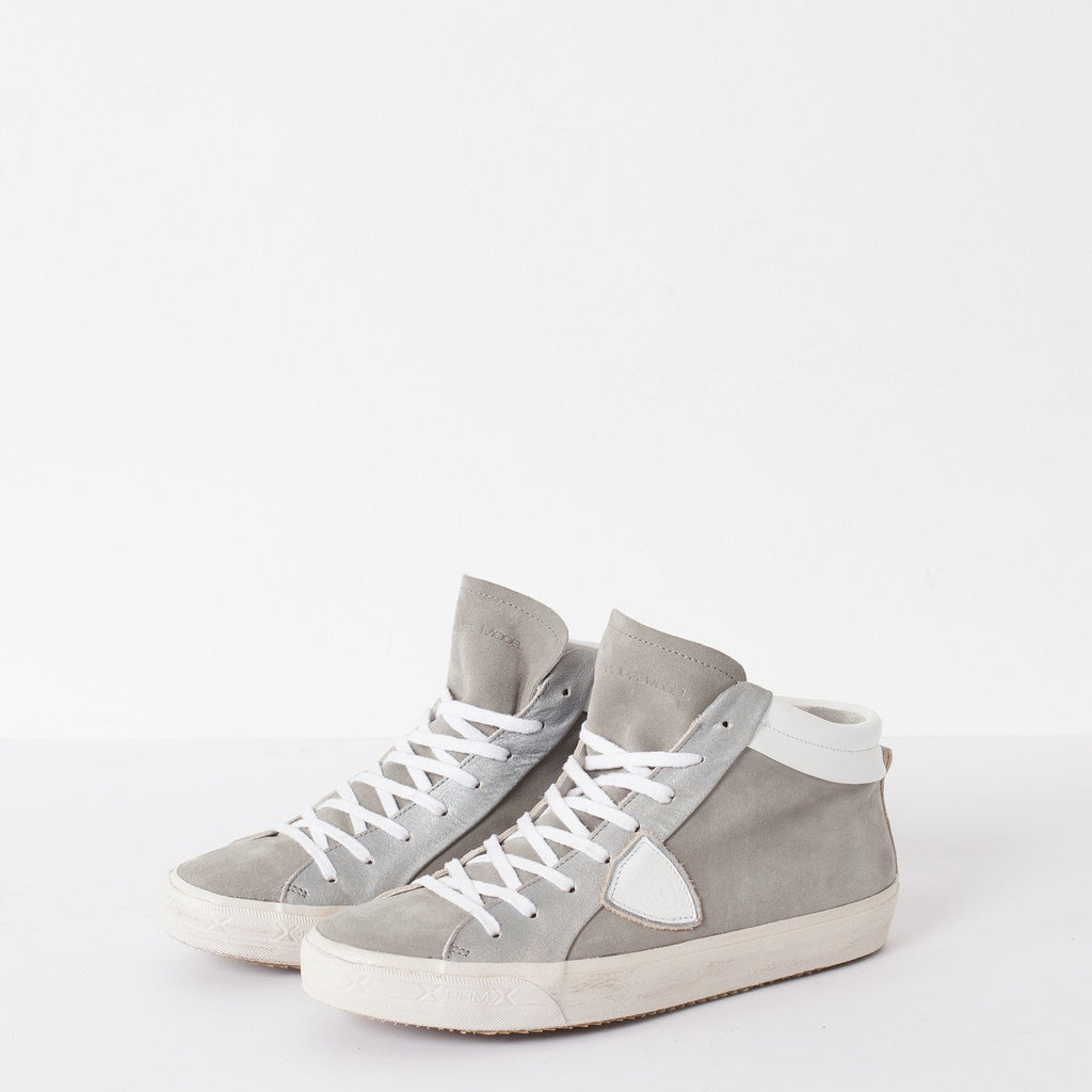 High Top Sneaker