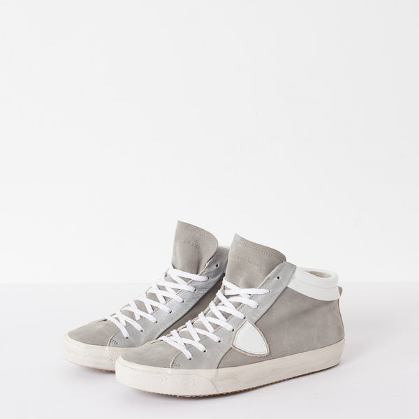 High Top Sneaker