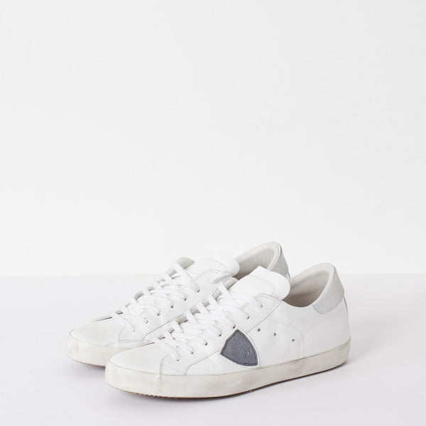 Low Top Sneaker