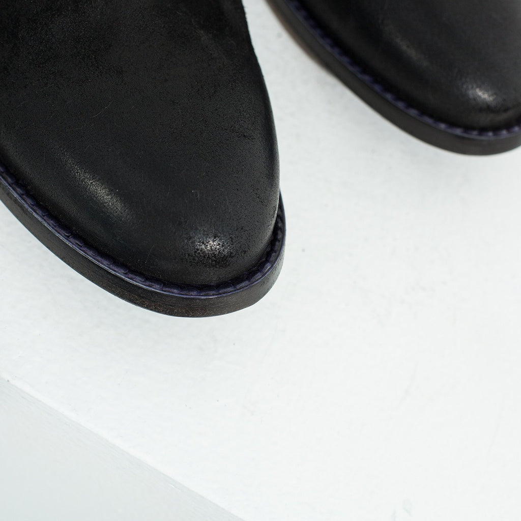 Sassolo Oxford in Black
