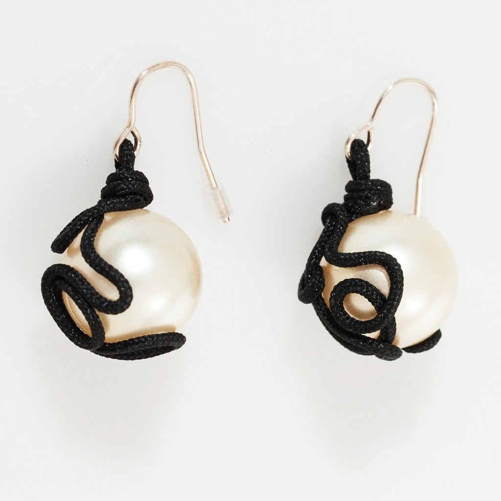 Float Bead Earring in Pearl