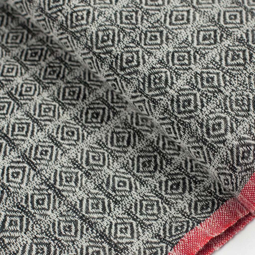 Diamond Scarf in Black/Natural